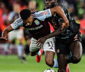 开云电子-旧恨添新仇，场均4球+的拜仁撞不开“埃梅里号大巴”